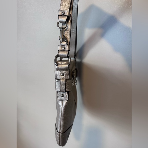 Coach, Crossbody/Shoulder Bag. Platinum in color, blush pink lining. Used once! - Picture 4 of 6